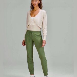 Lululemon 🍋 Crossover Ribbed Waist Sweater White Opal (Ivory color) size 10, EUC